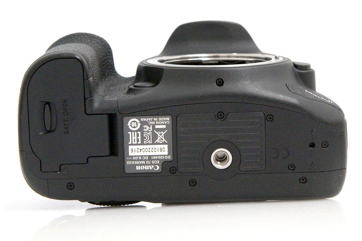 EOS 7D Mark II ボディ CA01-A10631-3Y1B-ψ | キヤノン | デジタル一眼
