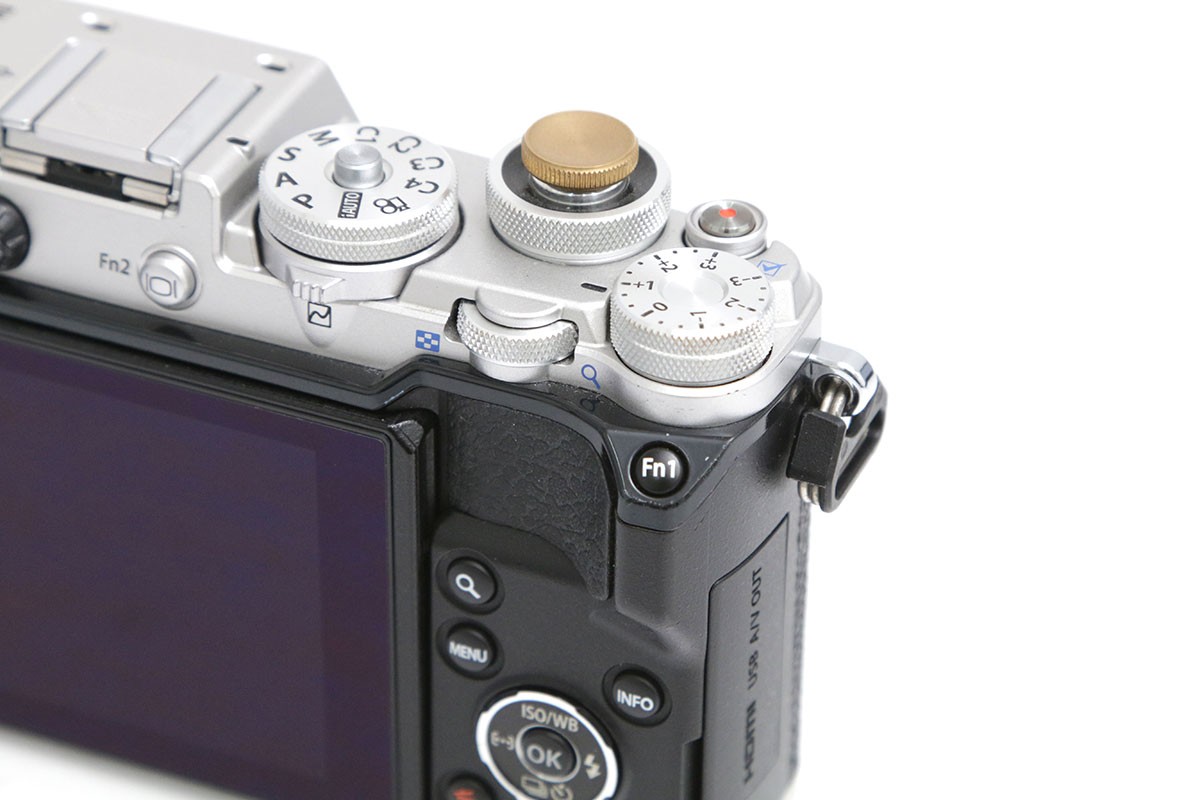 OLYMPUS PEN-F ボディ [シルバー]（純正予備バッテリー付き・センサー