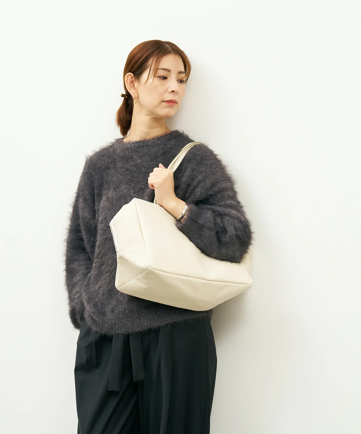 ボストンバッグ》軽くて柔らかい牛革を使用したシンプルなボストン