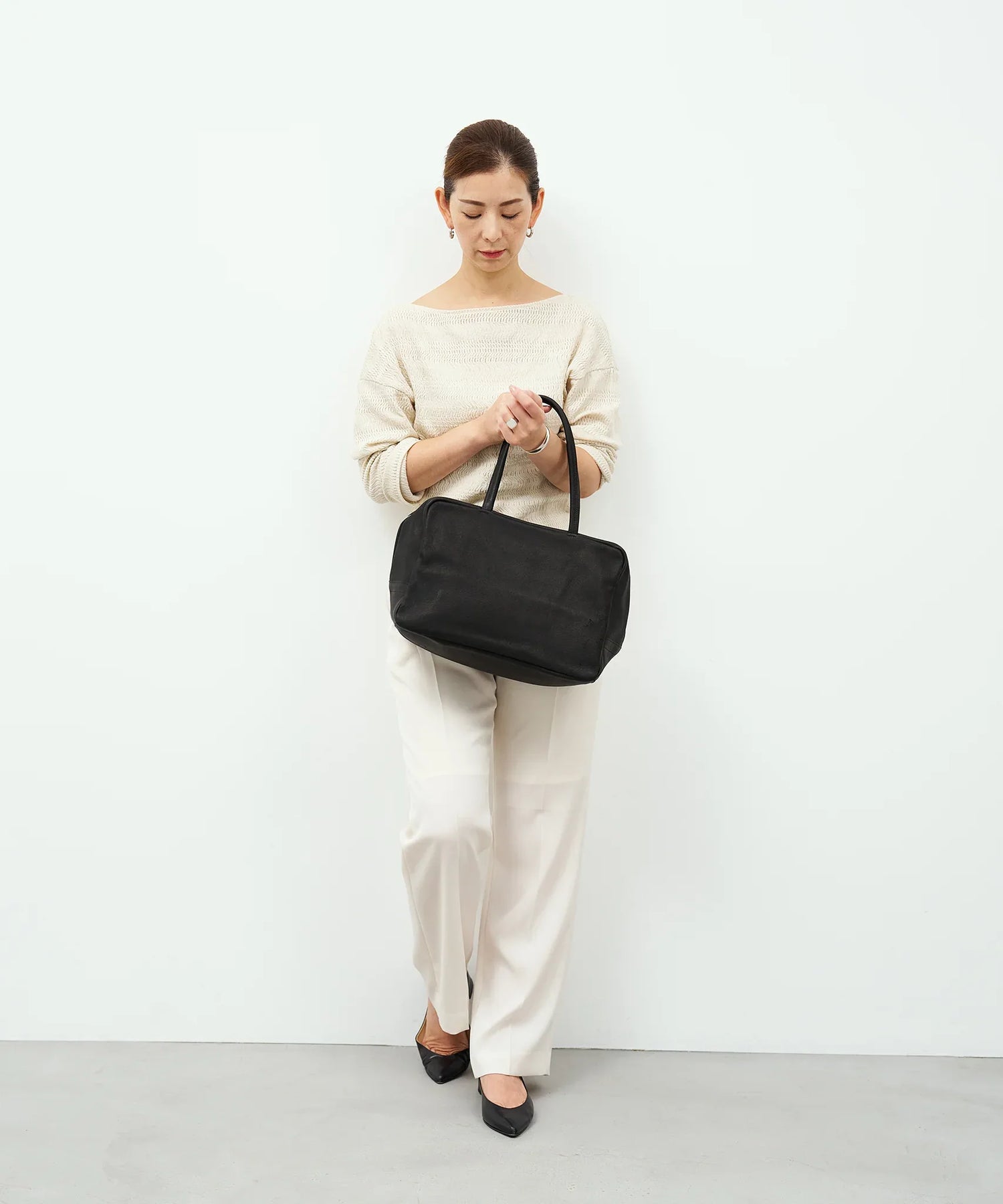 REN】《ボストンバッグ》シンプルで軽い、大きめのレザーバッグ。。