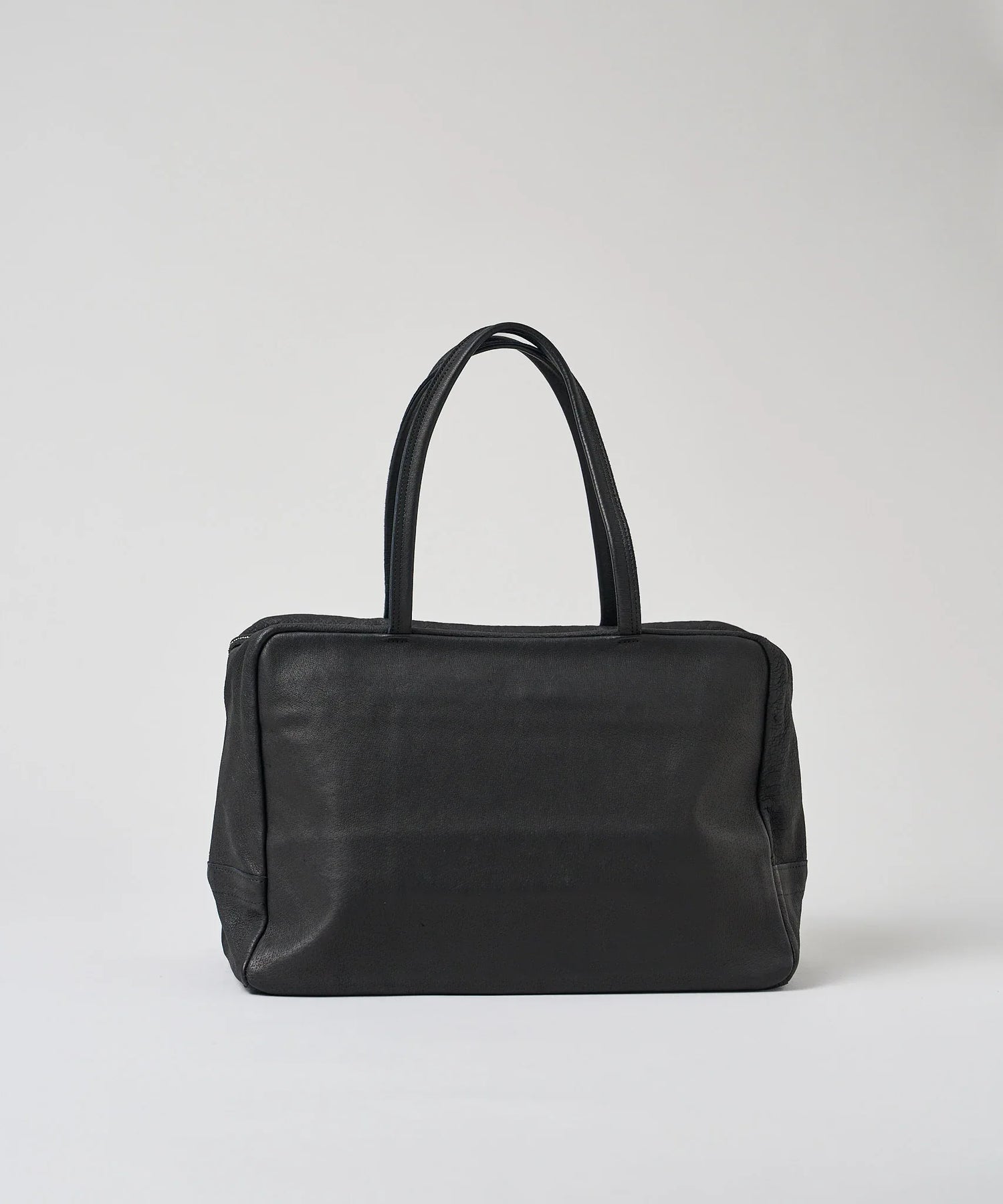 REN】《ボストンバッグ》シンプルで軽い、大きめのレザーバッグ。。