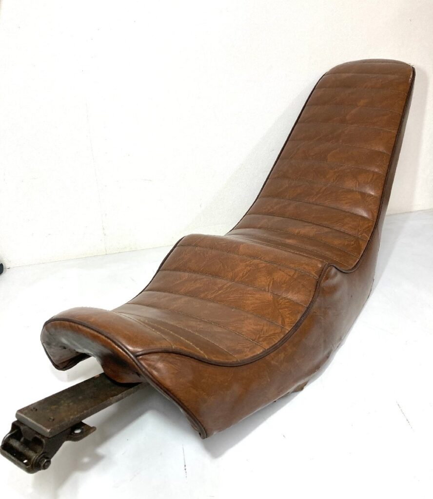 詳細不明 バイクシート カスタムシート シート バナナシート タック