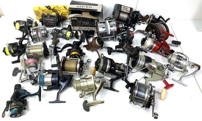 RYOBI SUPER CARBOTEC 船80 リール BALL BEARING GEAR RATIO 3.8:1 魚