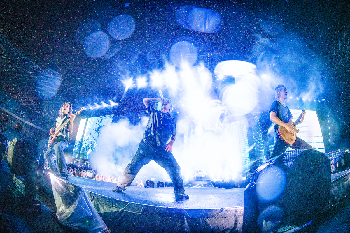 ONE OK ROCKが海外スタジアム公演完遂で示した圧倒的な強さ “挑戦”は