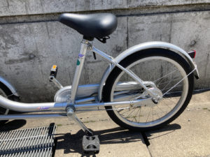 良品 大人用 三輪車 BRIDGESTONE minna ブリヂストンミンナ 前二輪倒れ