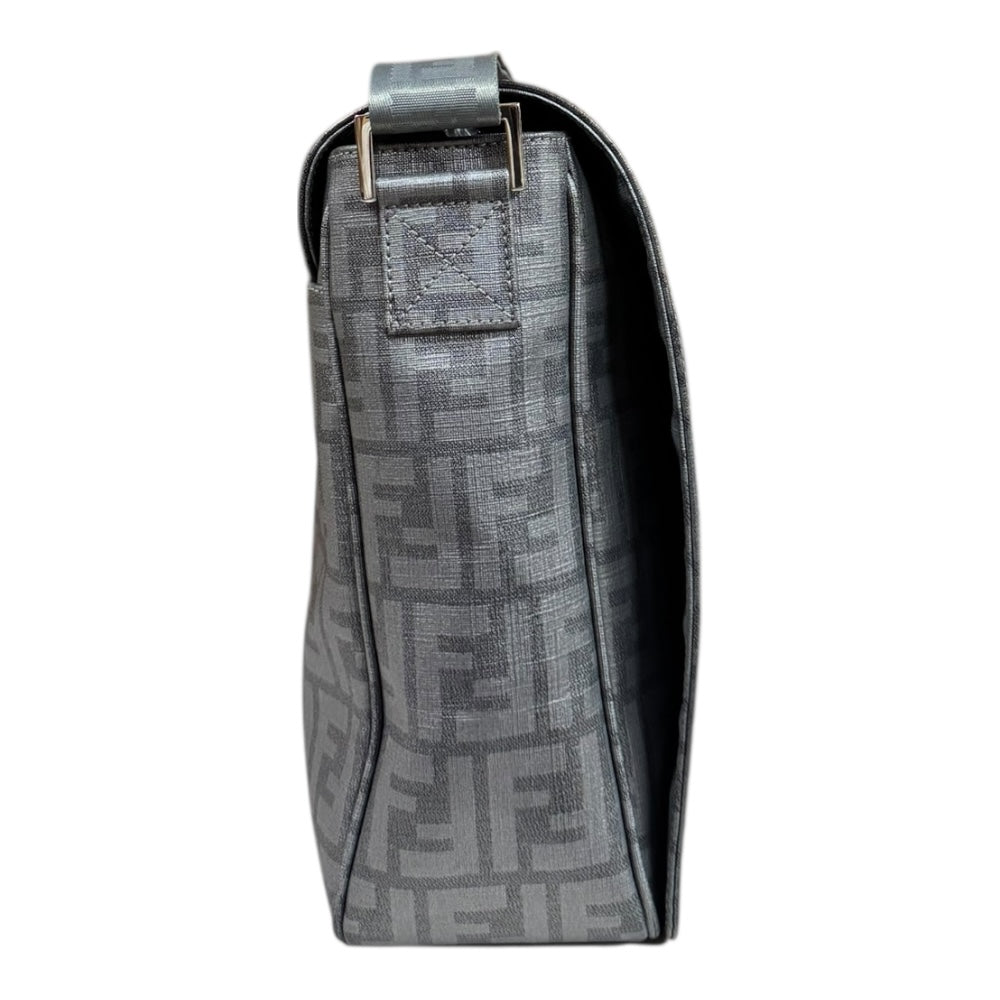 FENDI フェンディ メッセンジャーバッグ ズッカ ショルダーバッグ PVC