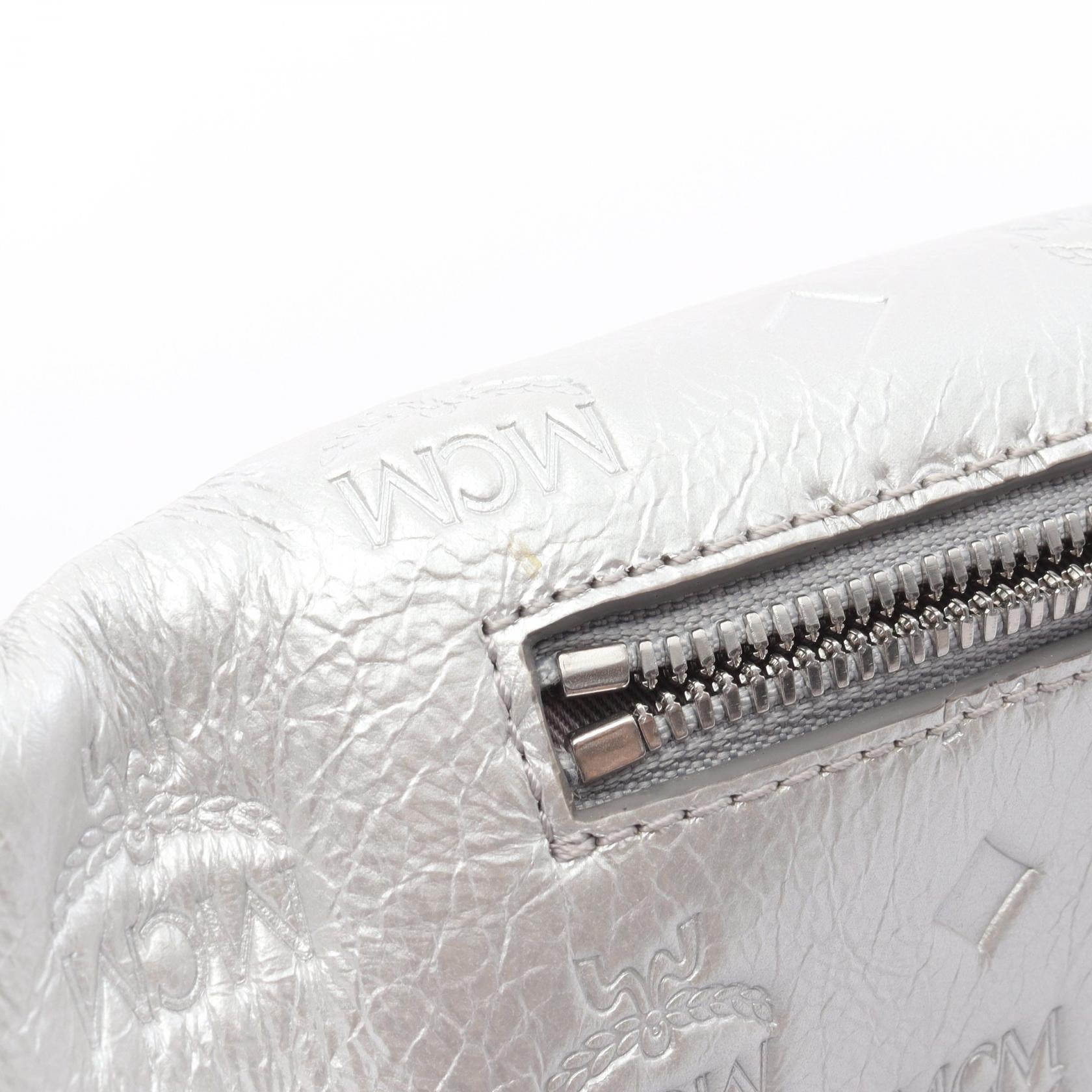 ベルトバッグ ボディバッグ ウエストバッグ 型押しロゴ レザー