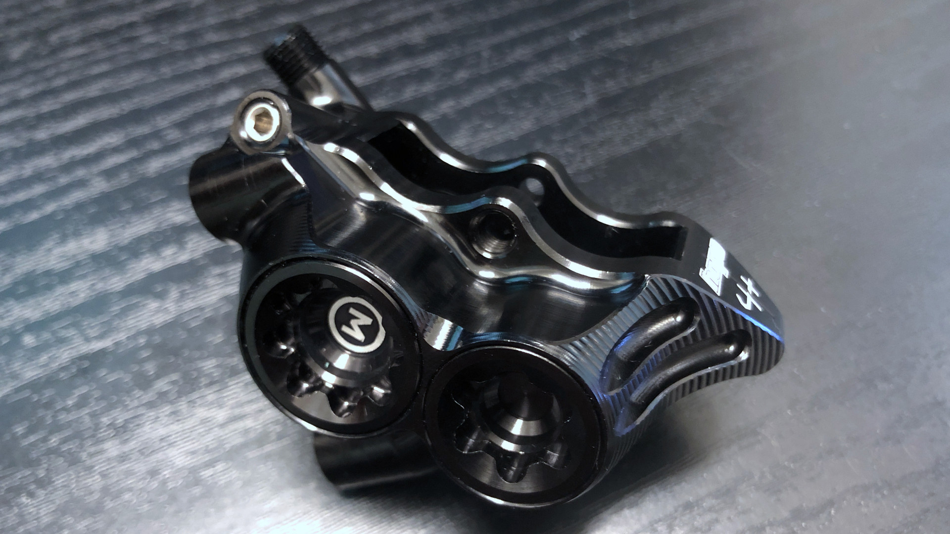 フロントキャリパーのフラットマウント化 hope RX4+ | re:codec blog