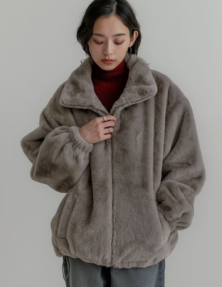 ハイネックドロスト付きフェイクファージャケット - ジャケット
