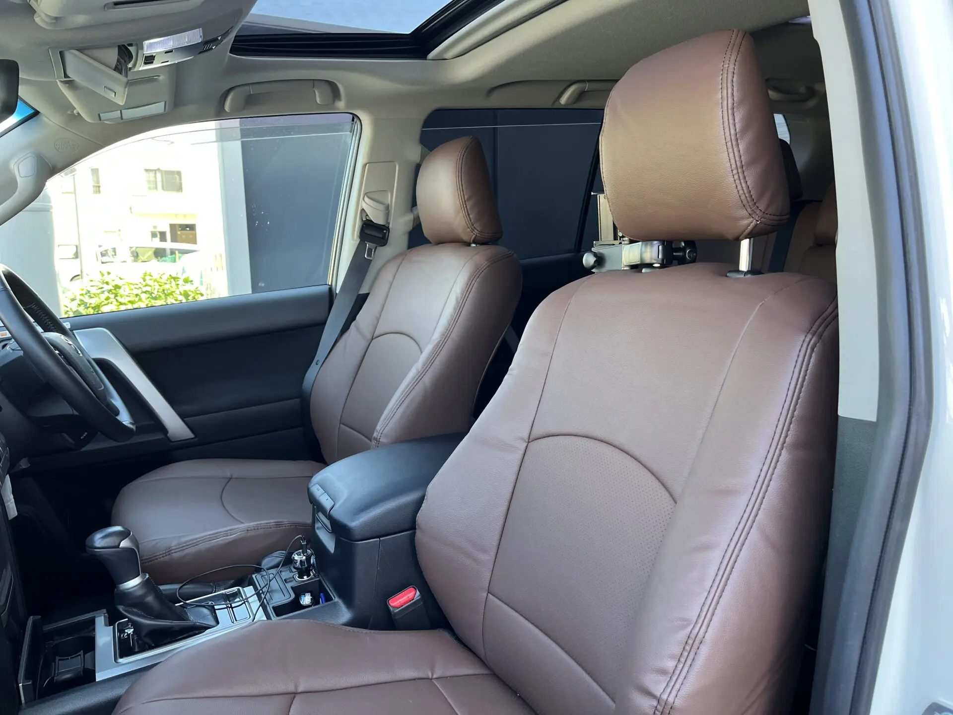 装着写真】ランクルプラド3列 Refinad Leather Series シートカバー