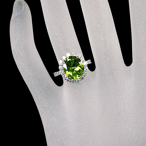 ペリドット 5.5ct ダイヤモンド 約1ct プラチナ リング(指輪)【品質