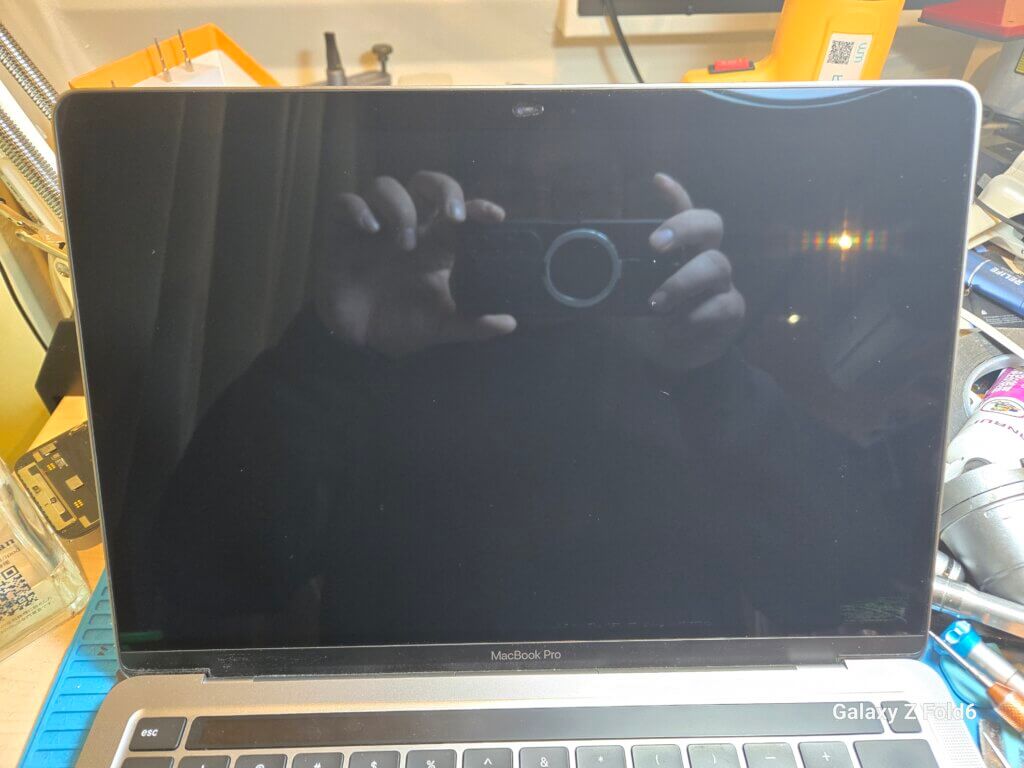本日の修理）MacBook M1 Pro 液晶交換（LCDのみ） - パソコン修理