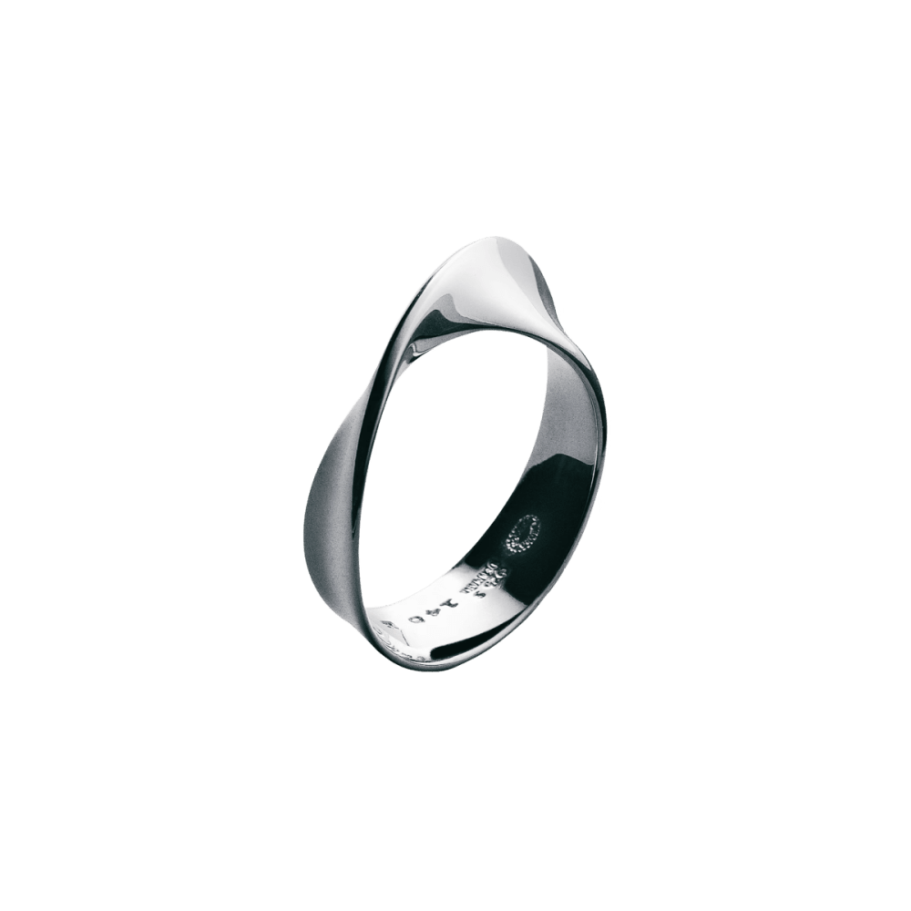 Möbius sterling silver ring for women | Georg Jensen