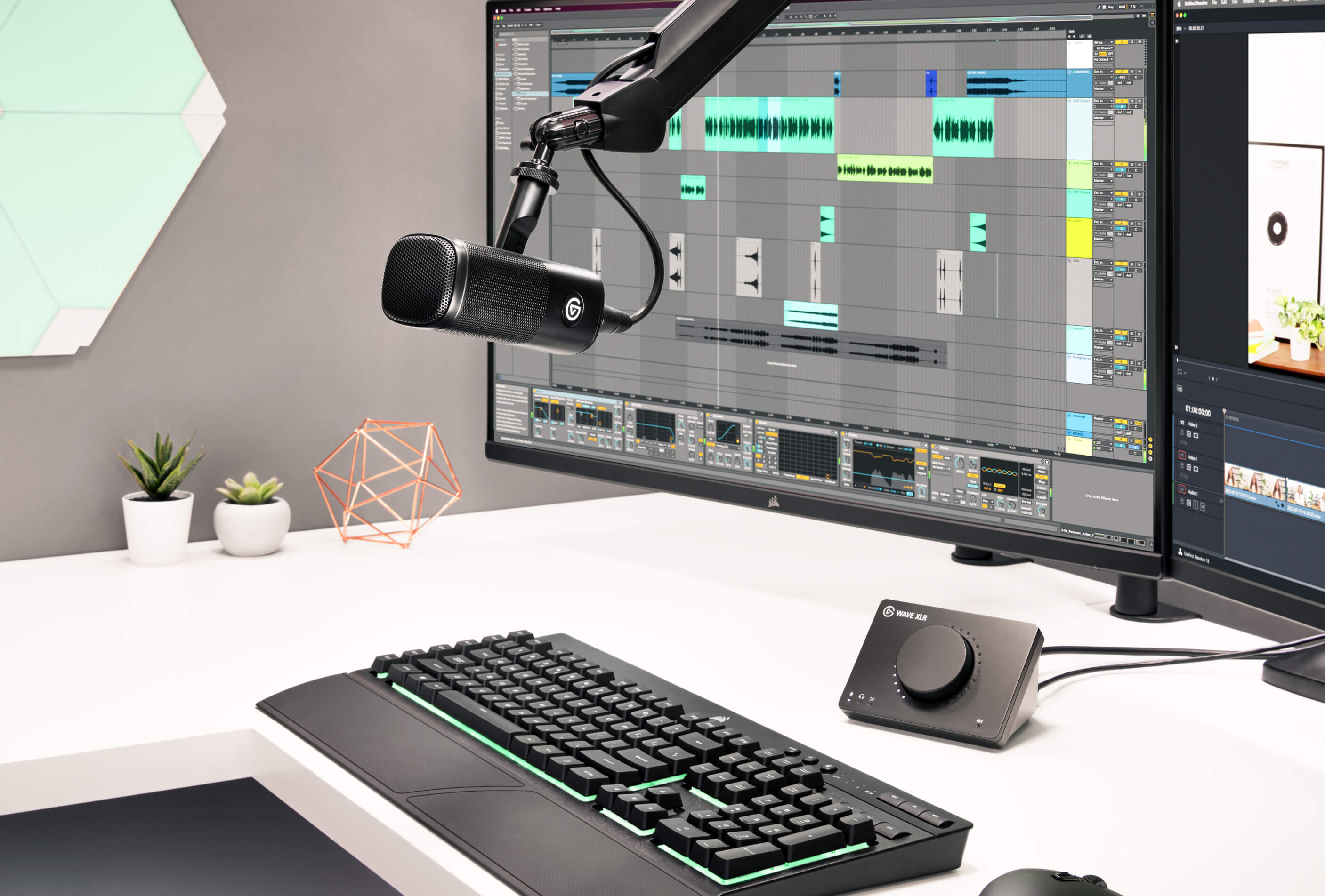 Wave XLR | Microphone Interface & Digital Mixing Solution | Elgato