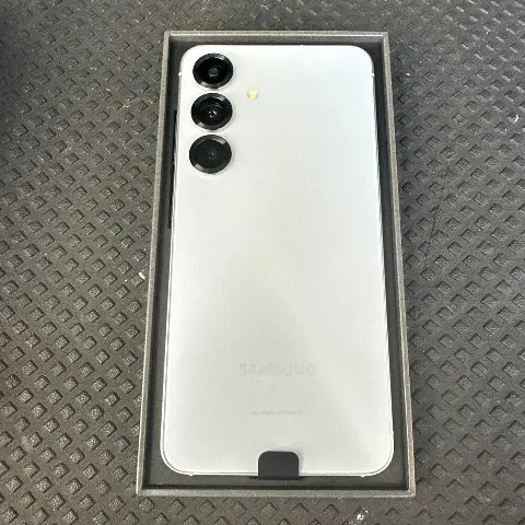 新品未使用 GALAXY S25 256GB SiMフリー（34105）¥95,000（いろはさん