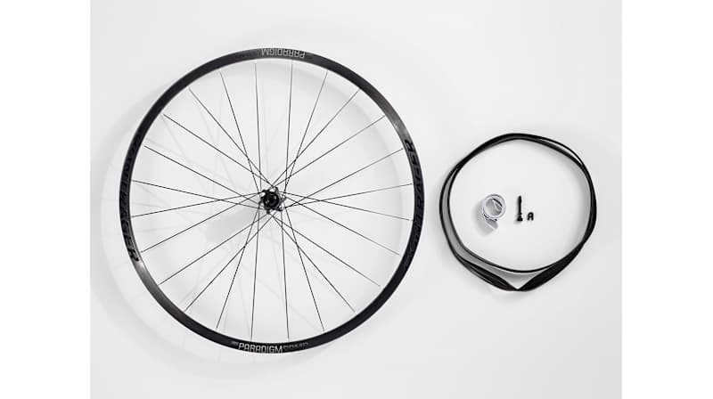 Bontrager Paradigm Comp TLR Disc Road Wheel - Trek Bikes