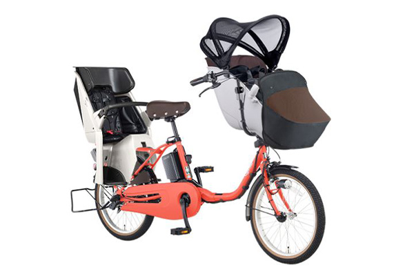 3人乗り用チャイルドシート付きギュット・クルーム・EX パナソニック