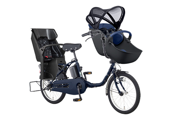 3人乗り用チャイルドシート付きギュット・クルーム・EX パナソニック