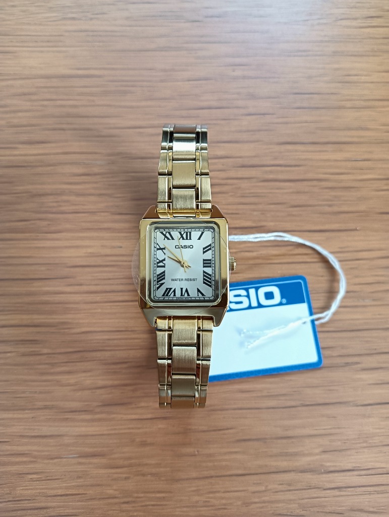 スタンダード（CASIO） 海外正規品 10年保証 日本未発売 CASIO