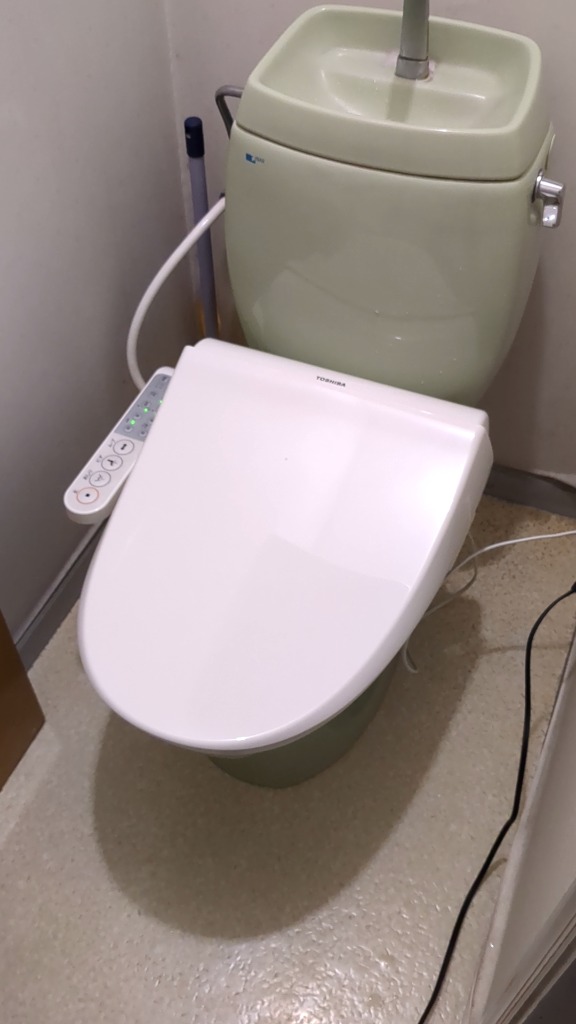 TOSHIBA（東芝） SCS-T160S(N) 温水洗浄便座 温水便座 貯湯式 CLEAN