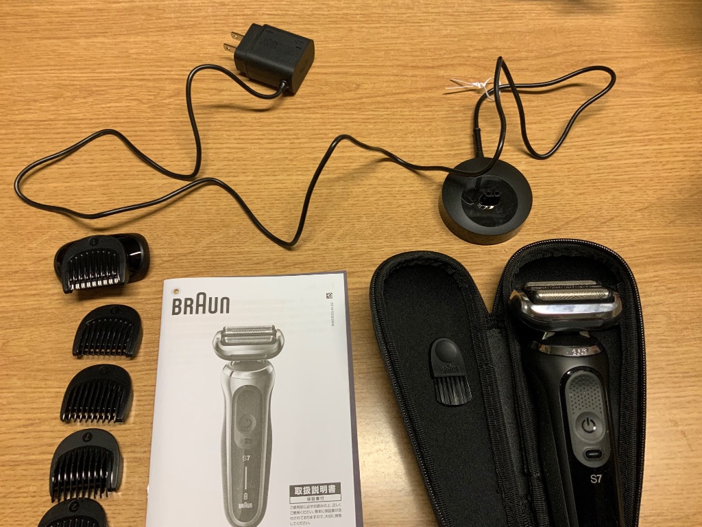 BRAUN 密着シリーズ7 充電式シェーバー 71-N4500cs-V （ブラック