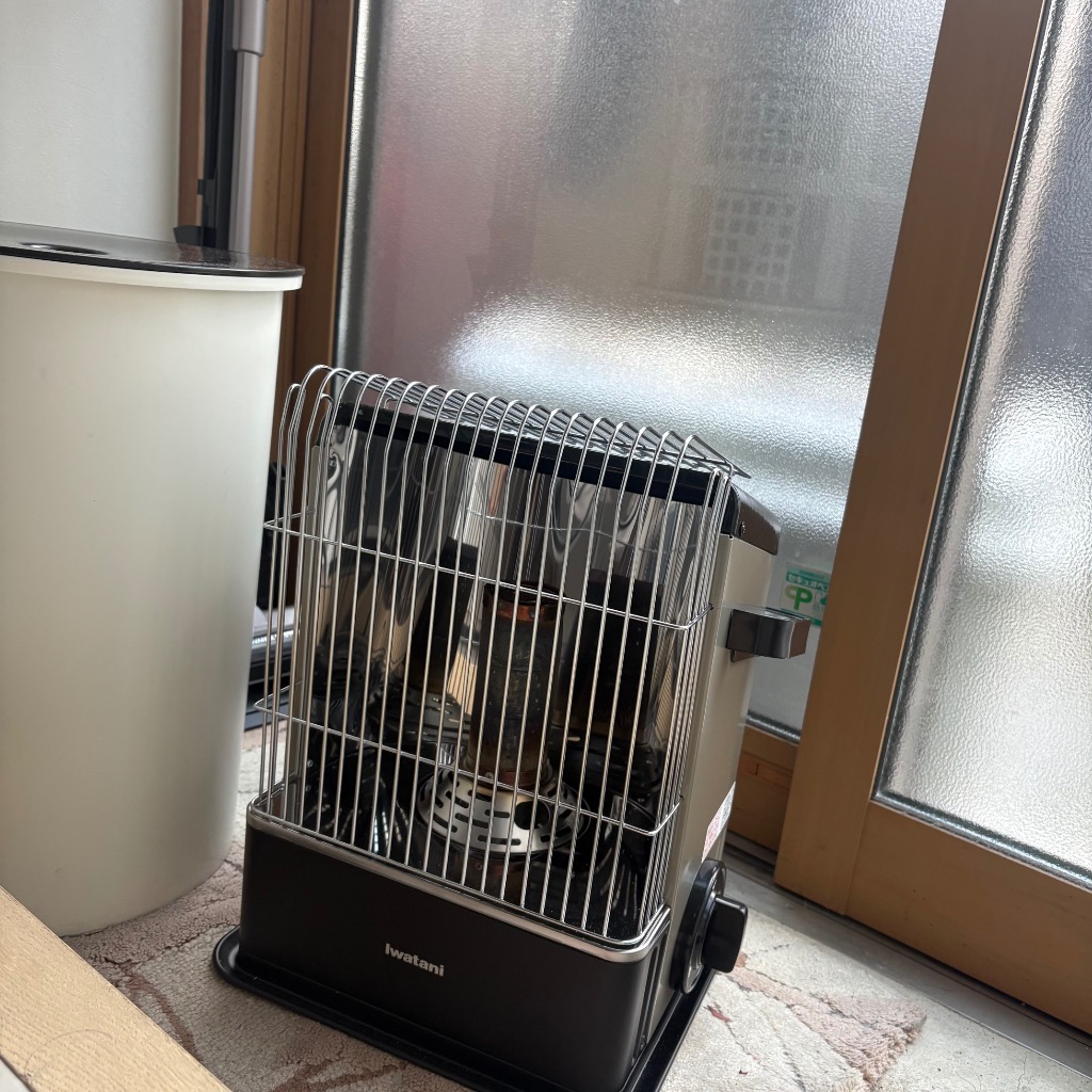 イワタニ カセットガスストーブ ハイパワータイプ デカ暖 CB-CGS-HPR