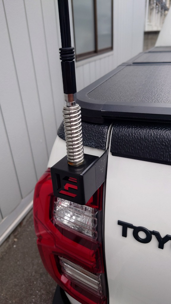 ハイラックス フラッグポール アンテナ ブラックポール 旗 スプリング