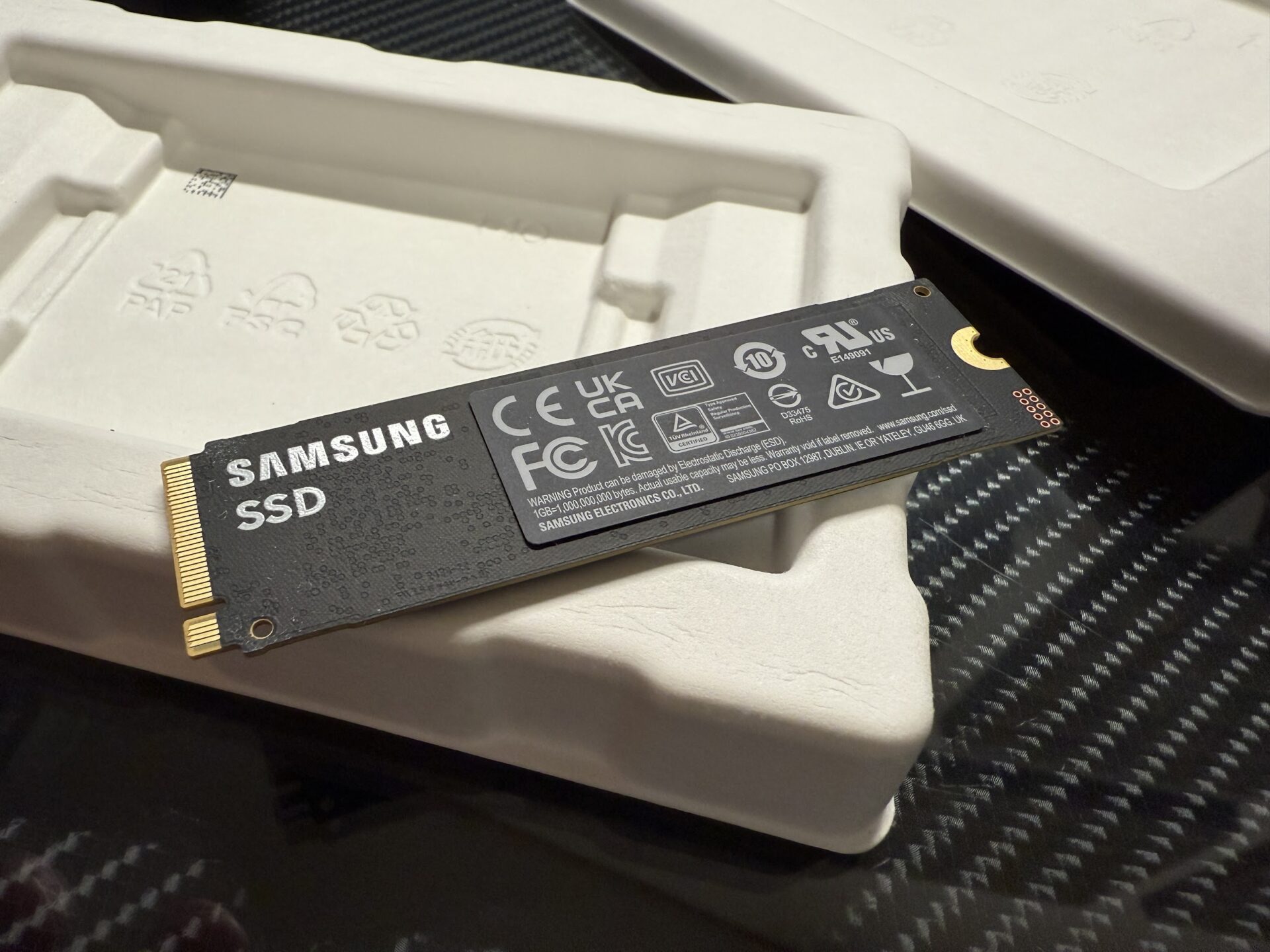 数多くあるNVMe m.2 SSD。どれを選べば良いのか…と悩んだときはSamsung