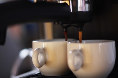 デロンギ EC152J [ブラックxシルバー] 価格比較 - 価格.com