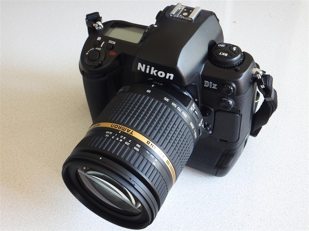 ニコンプロ機の風格を感じます（今でも十分使えますよ）』 ニコン D1X