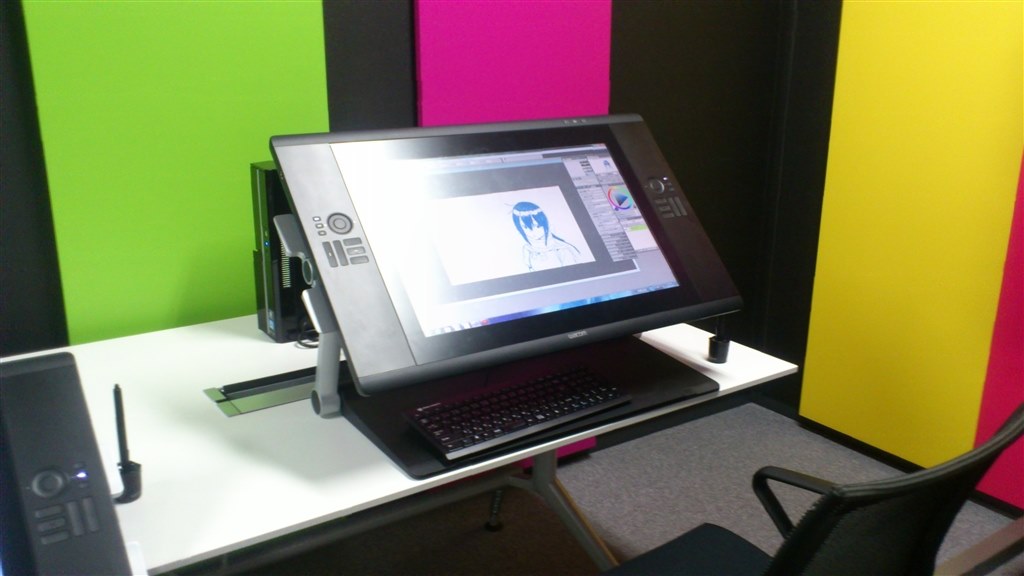 Cintiqの最新フラッグシップモデル』 ワコム Cintiq 24HD DTK-2400/K0