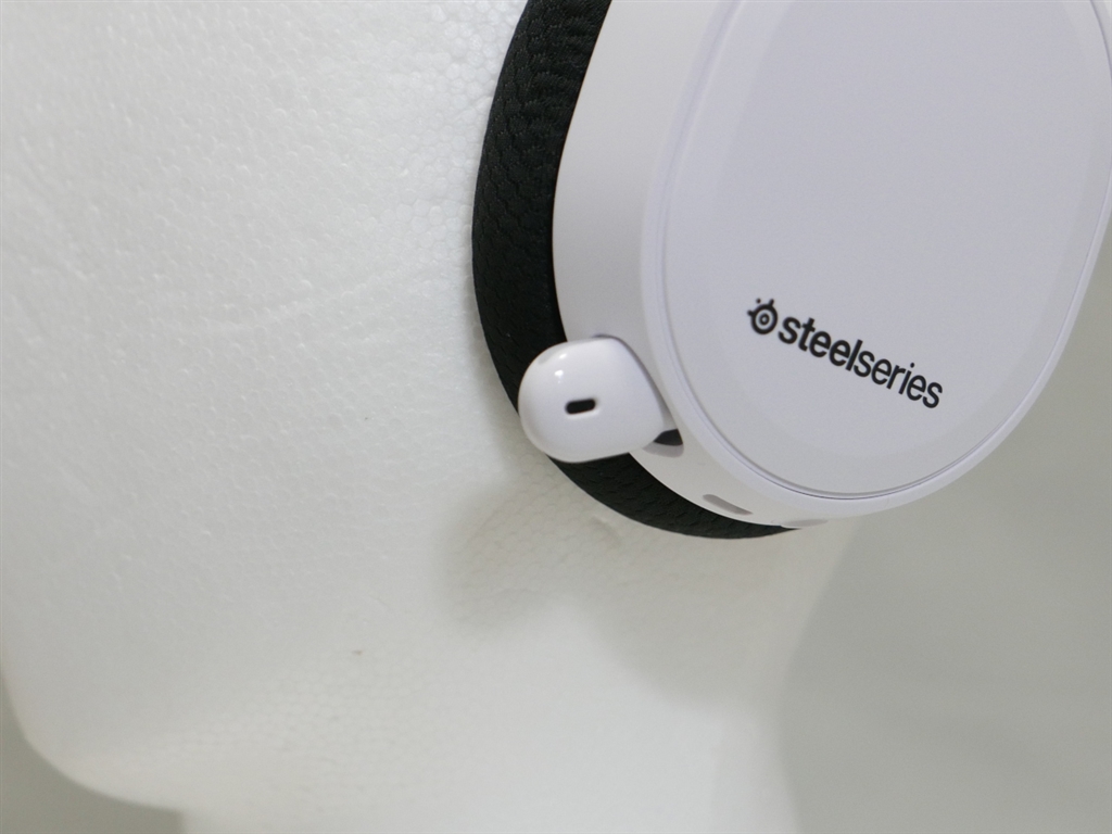 価格.com - 『マイクは収納可能。伸ばすとよりクリアに声を拾える