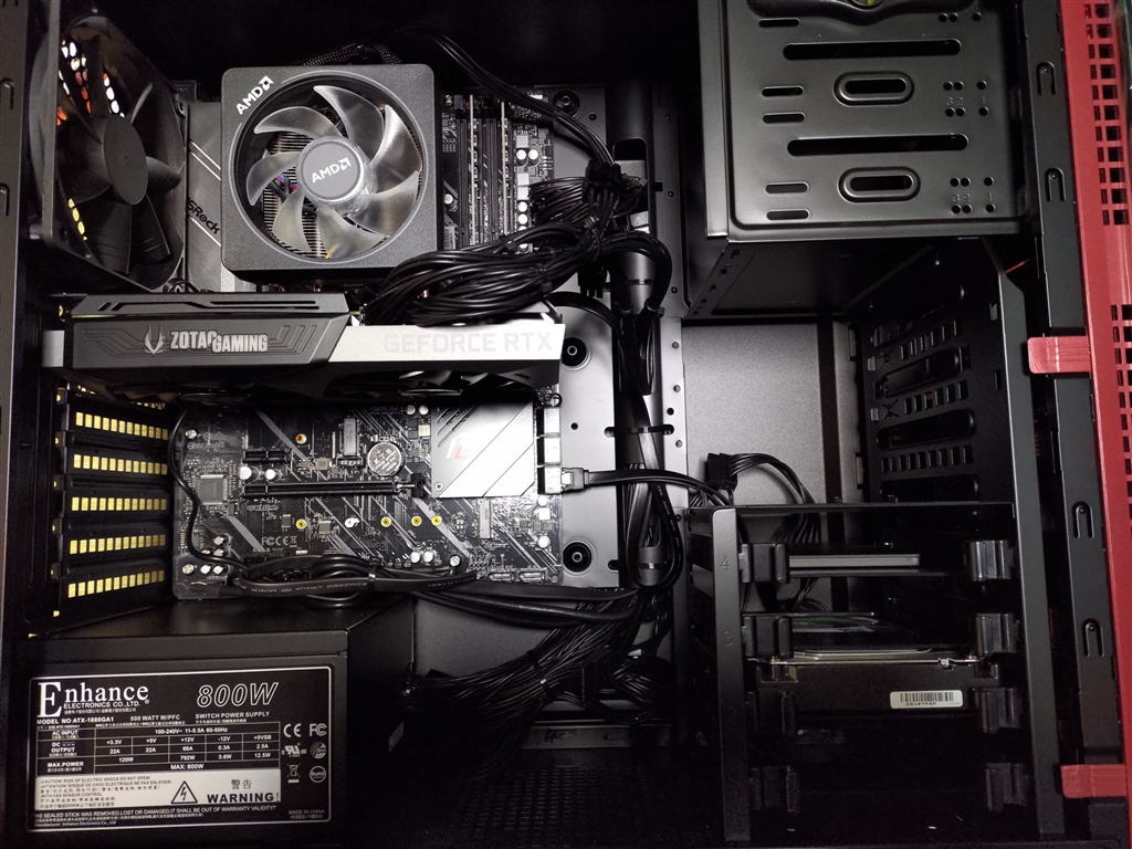 価格.com - 『PC内部。ASRock X570 Phantom Gaming 4が採用され、綺麗