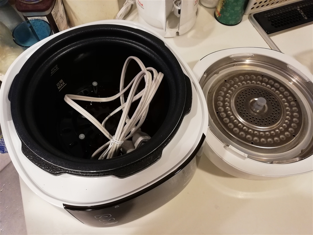 価格.com - 『コードは取り外し可能で、使わない時には付属の蒸し板