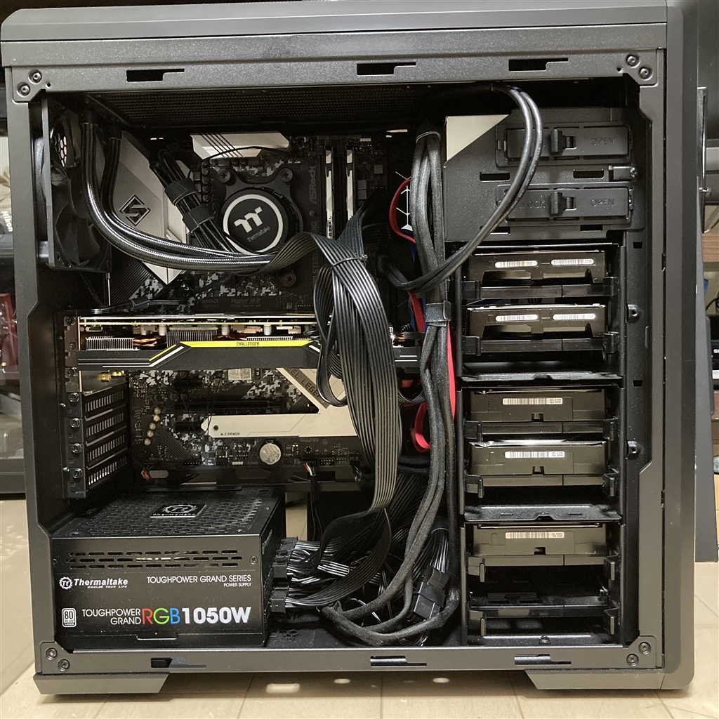 価格.com - 『組んだらこうなる』Thermaltake Toughpower Grand RGB