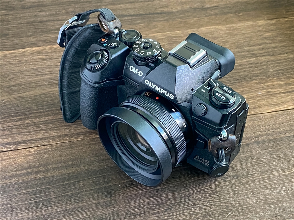 価格.com - 『フード F-Foto HN-40は内側にフィルター溝があってLUMIX