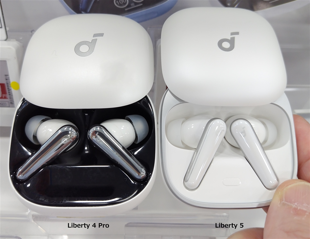価格.com - 『Liberty 4 ProとLiberty 5の実機外観比較』ANKER