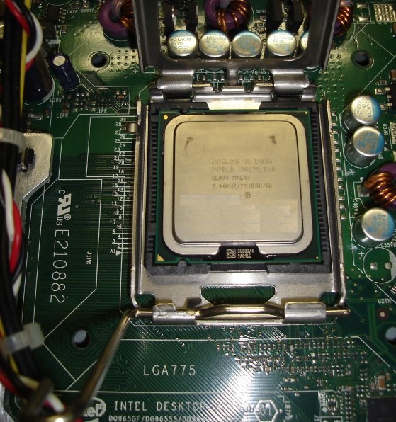 インテル Core 2 Duo E4600 BOX 価格比較 - 価格.com