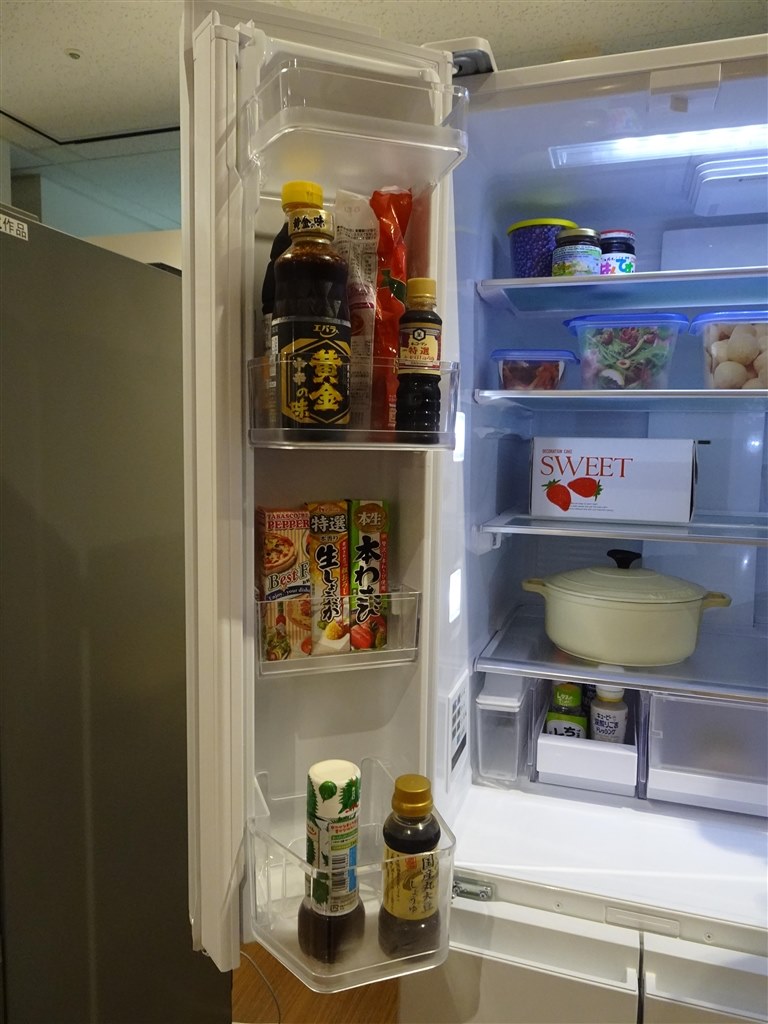 機能・収納・デザイン三拍子揃った真ん中野菜室のパナの冷蔵庫