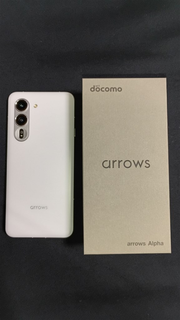 十分な性能で満足』 FCNT arrows Alpha F-51F docomo [ホワイト] みむ