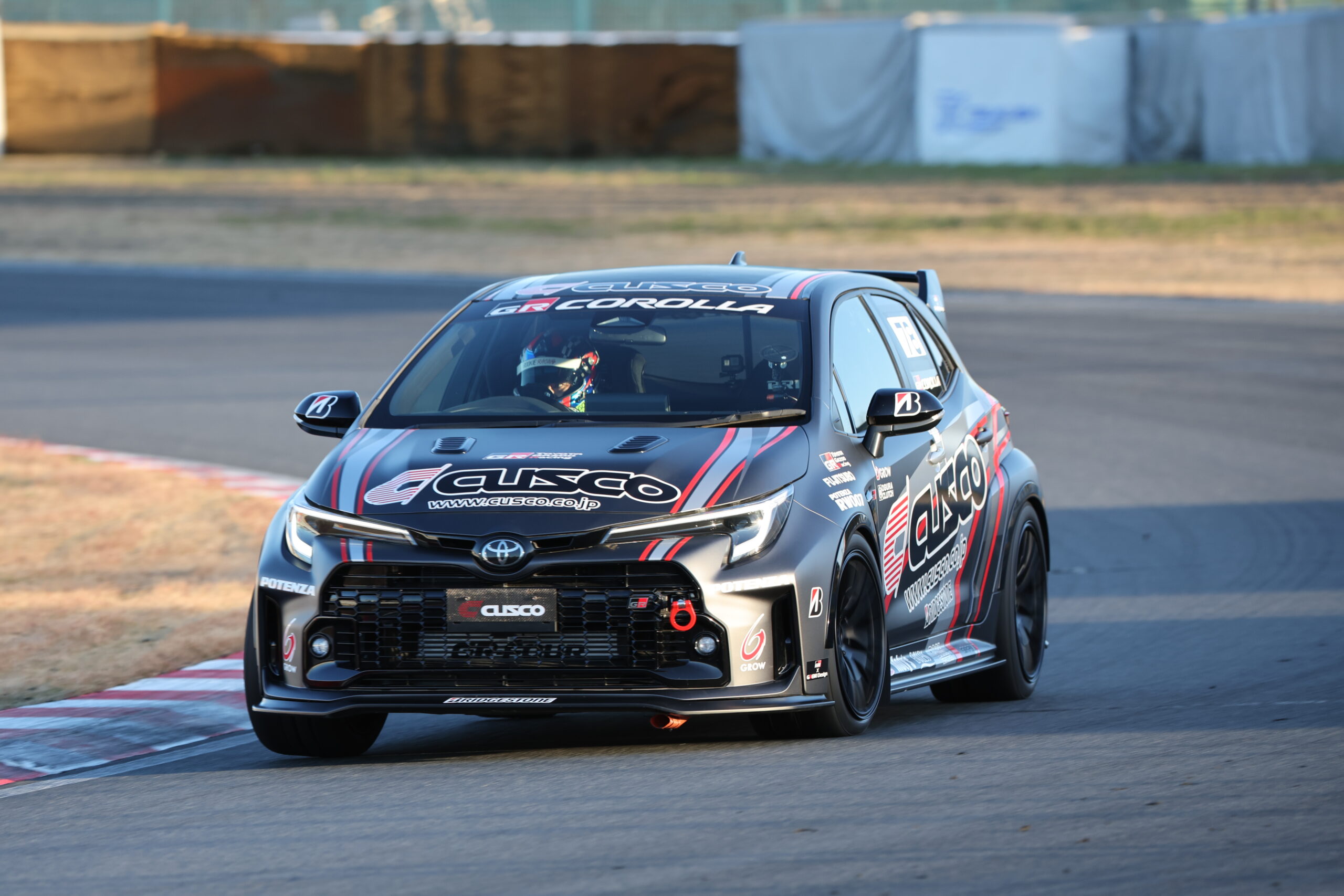 筑波スーパーバトルGR COROLLAクラス密着レポート「CUSCO×POTENZA