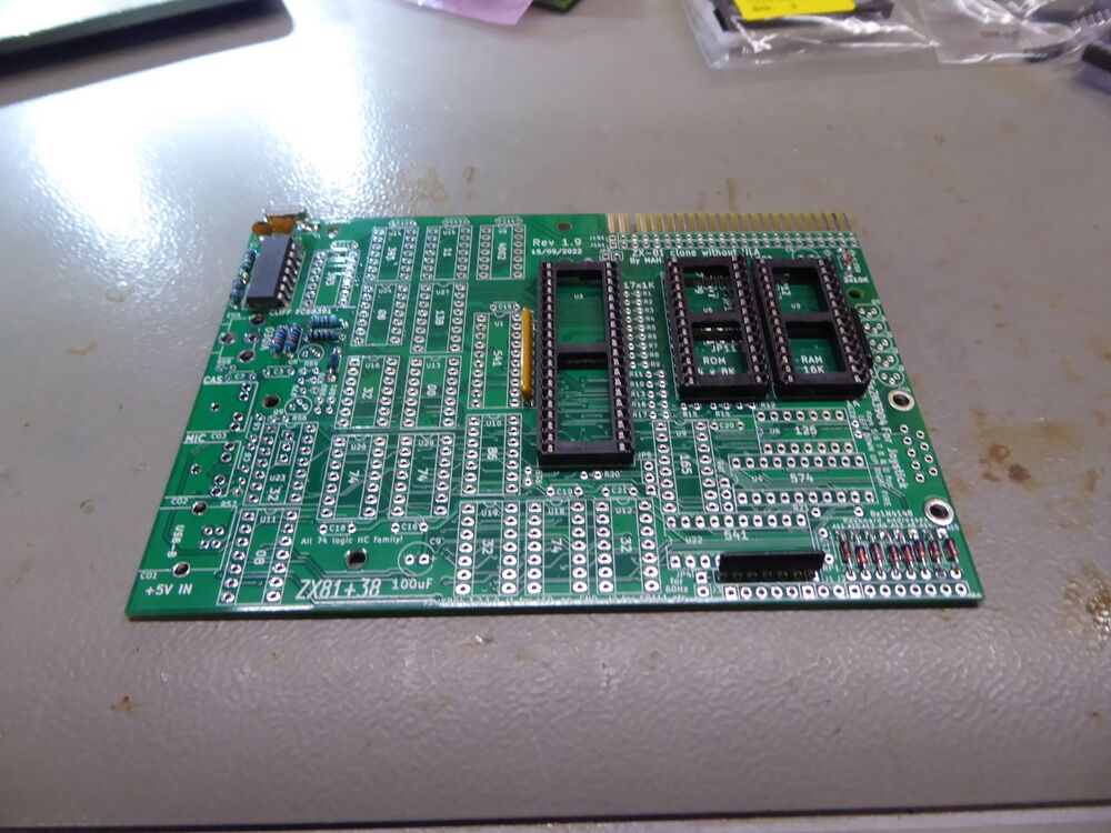 Buiding up and testing the ZX81+38 revision 1,9 - RevSpace