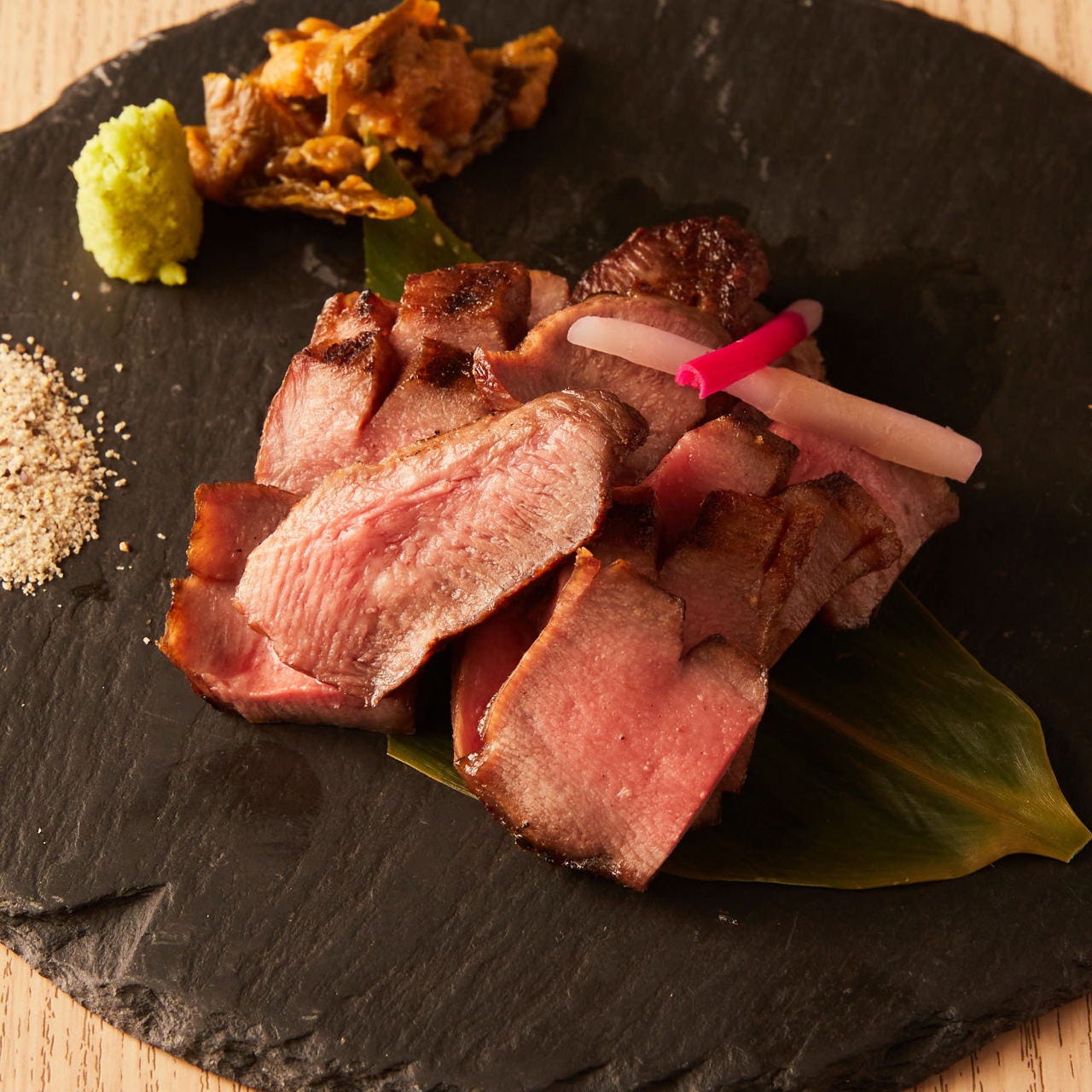 ブランド生牡蠣と極み牛タン おいすたん 関内南口本店（関内・馬車道