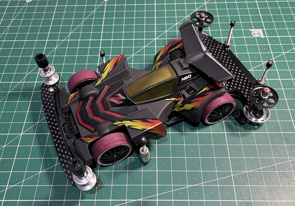 ミニ四駆】スーパー2シャーシのB-MAXマシンをご紹介☆ネオトライダガー