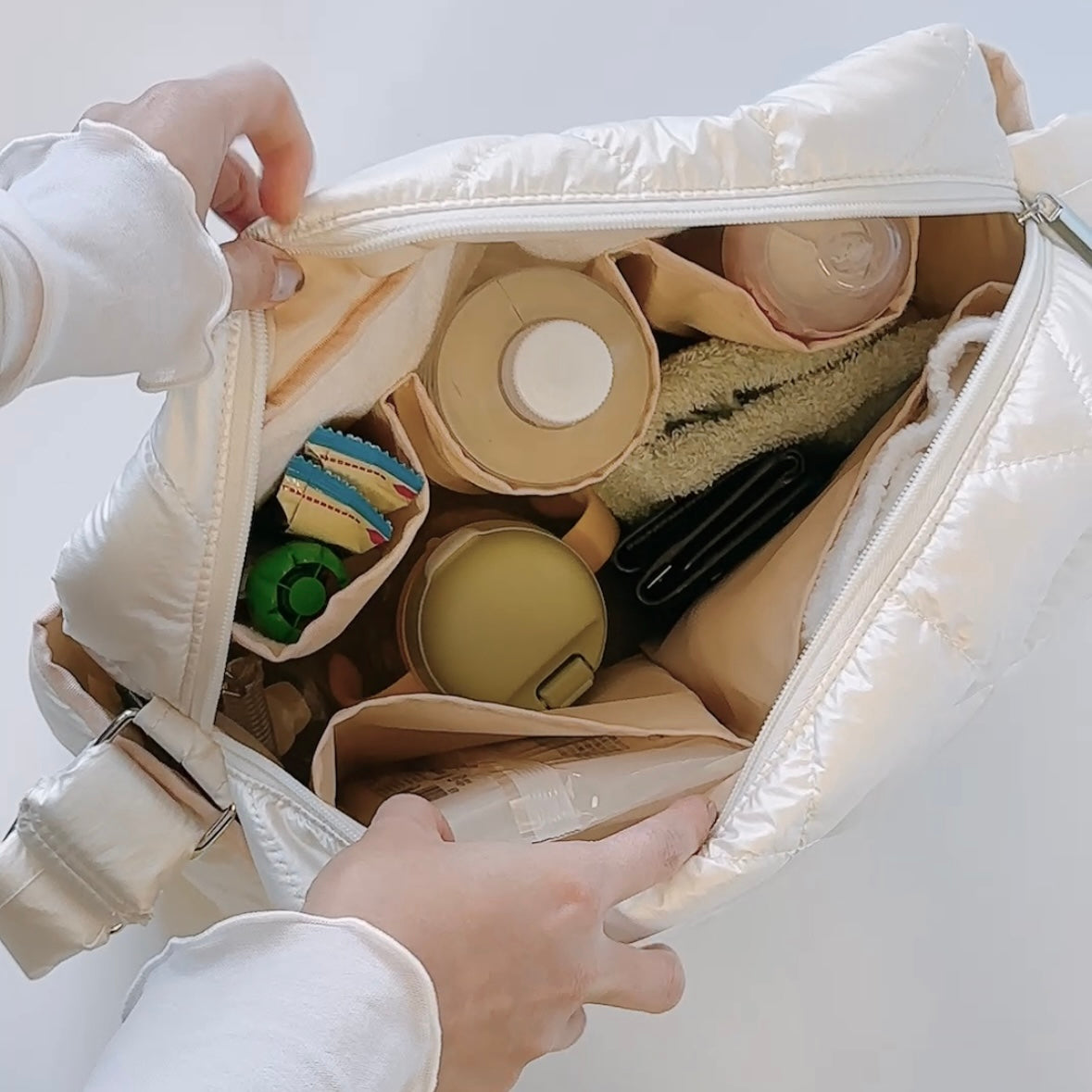 Cross quilt bag / White – RICH RAISE