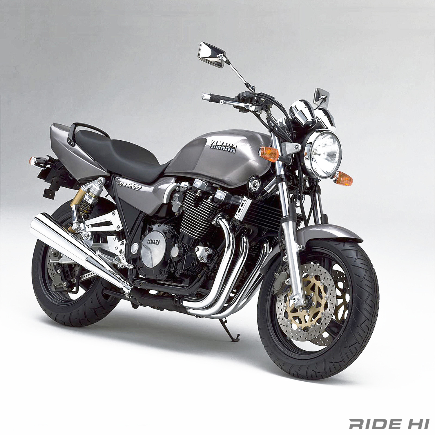 ヤマハXJR1200/1300空冷ビッグネイキッドの根強い人気！【このバイクに