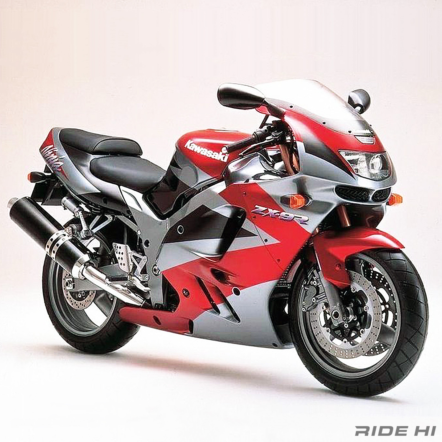 最強ZX-9RはCBR900RRに真っ向勝負を挑んだ！【このバイクに注目