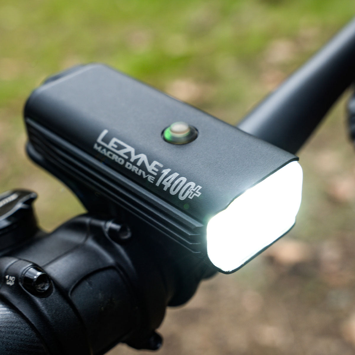 LEZYNE MACRO DRIVE 1400+ | LED FRONT BIKE LIGHT