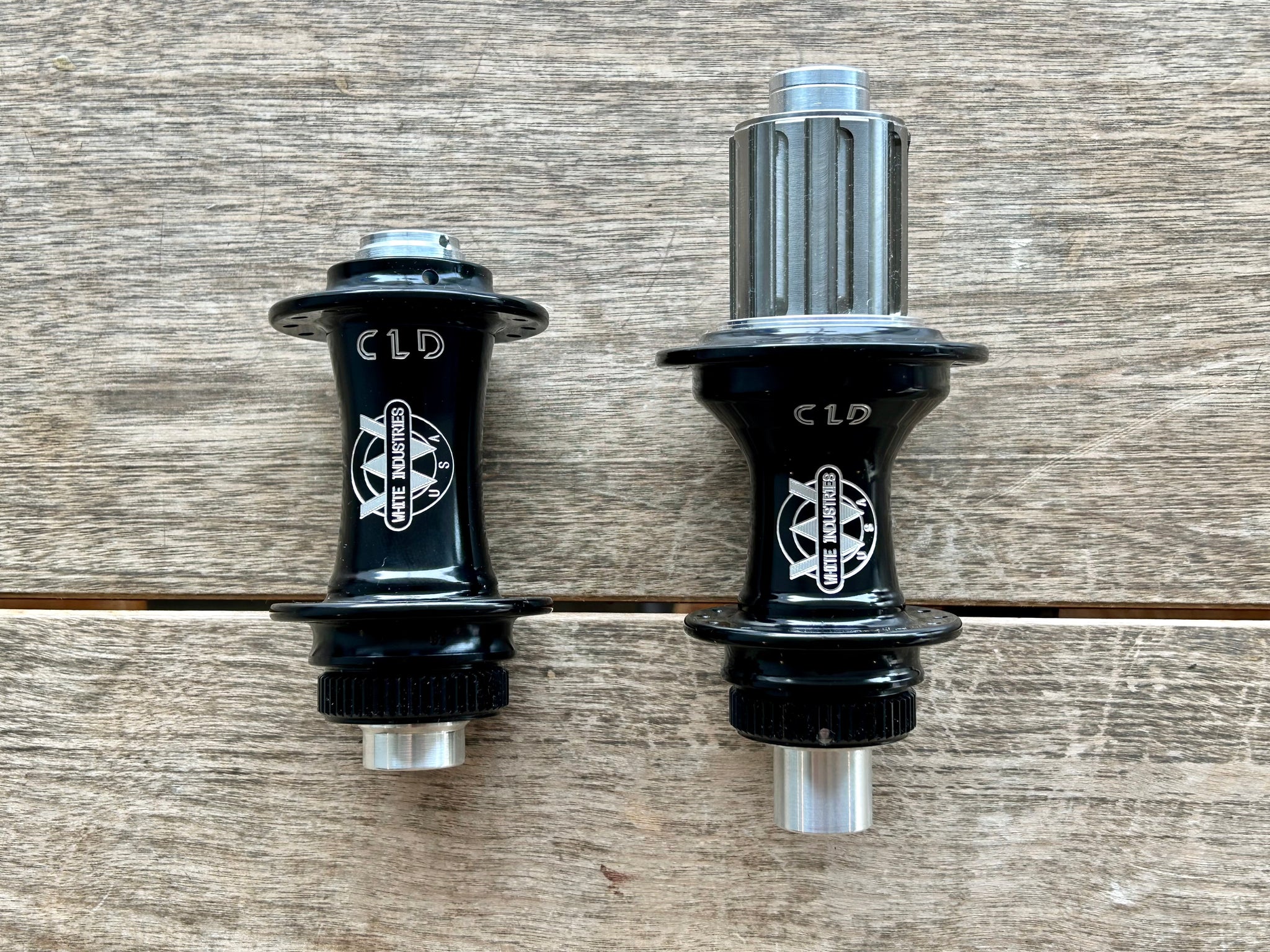 WHITE INDUSTRIES ハブ前後セット CLD [ブラック] 28H 12mm スルー