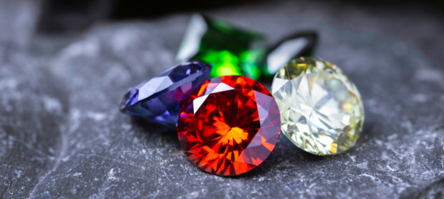 世界三大希少宝石は？特徴や高価買取のポイントを紹介 | 宝石の高額